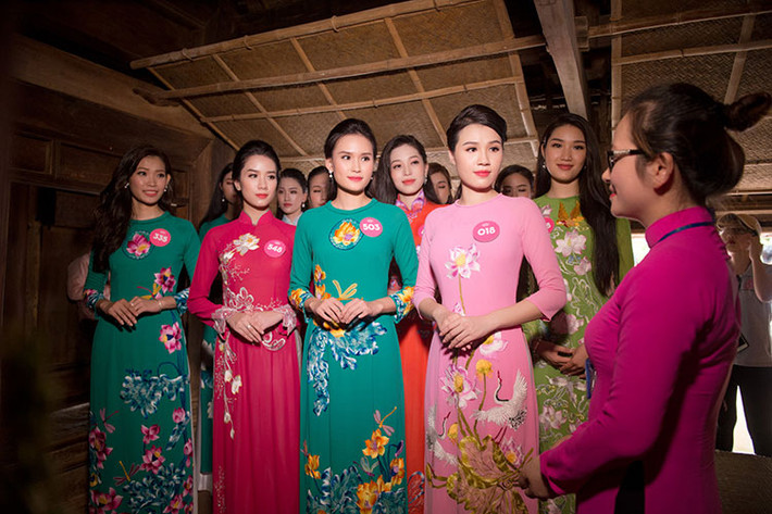 Khi được nghe những câu chuyện về Bác nhiều thí sinh không khỏi xúc động.
