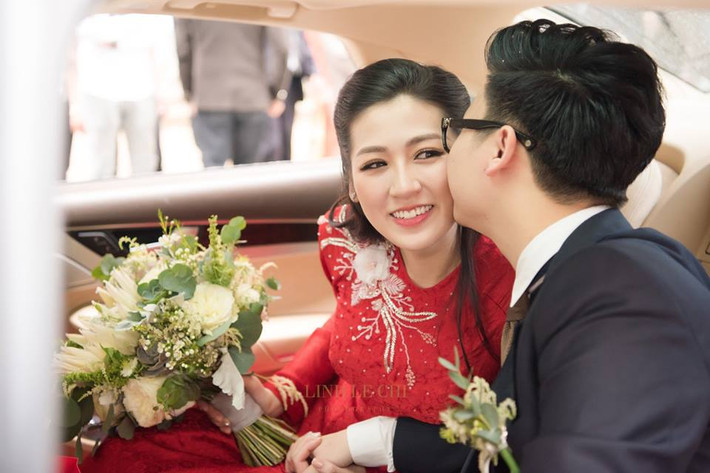 Dàn khách mời đám cưới gồm nhiều hoa hậu, á hậu, trong đó có: Ngọc Hân, Đặng Thu Thảo, Đỗ Mỹ Linh...