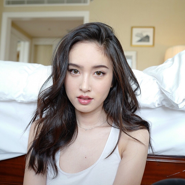 Vài năm gần đây, Nong Poy tích cực hoạt động nghệ thuật ở quê nhà. Cô tham gia khá nhiều phim truyền hình và điện ảnh.