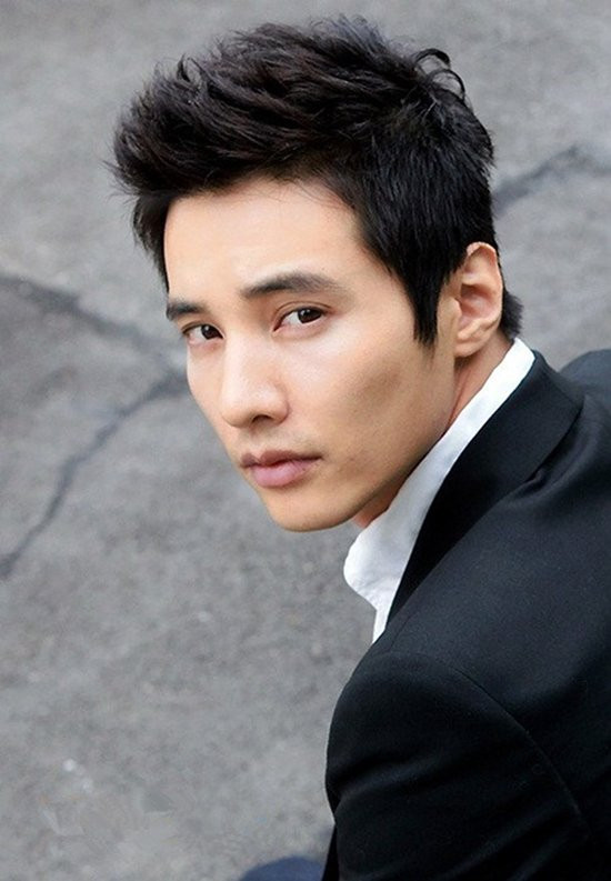 Đóng phim từ năm 1997 nhưng đến nay Won Bin chỉ vỏn vẹn đóng 7 phim truyền hình và 5 phim điện ảnh, trong số này nổi tiếng nhất là phim "Trái tim mùa thu". Tuy vậy anh vẫn luôn là sao hạng A được săn đón bậc nhất ở Hàn Quốc, kể cả suốt 8 năm không đóng phim. Đời tư của nam diễn viên rất kín đáo, hầu như không có scandal.