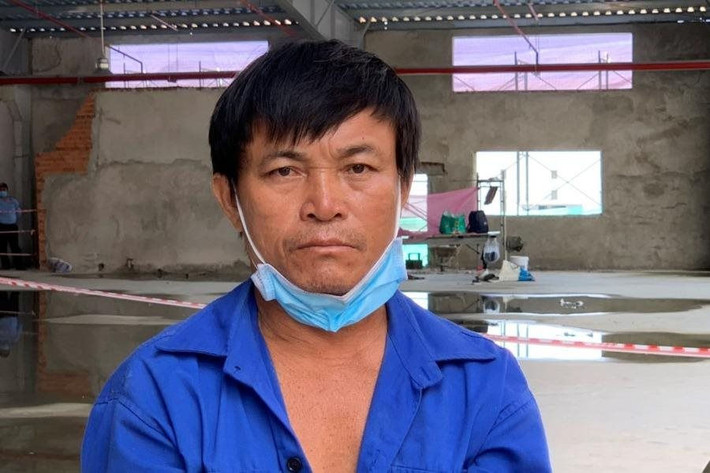 Bạn nhậu tử vong vì… con ếch: Ông Tân rủ ông Trần Văn K. (54 tuổi, quê Đồng Tháp) nhậu tại một công trình xây dựng ở xã An Tây. Ông K. sau đó rủ ông Tân đến nhà một người bạn ăn cháo ếch. Lúc này, ông Tân hỏi: “Ếch ở đâu, mua hay bắt?” thì ông K trả lời: “Ếch ở đâu kệ ông bà nó, có ăn là được rồi”. Cả 2 xảy ra mâu thuẫn, xô sát dẫn đến việc ông K tử vong.