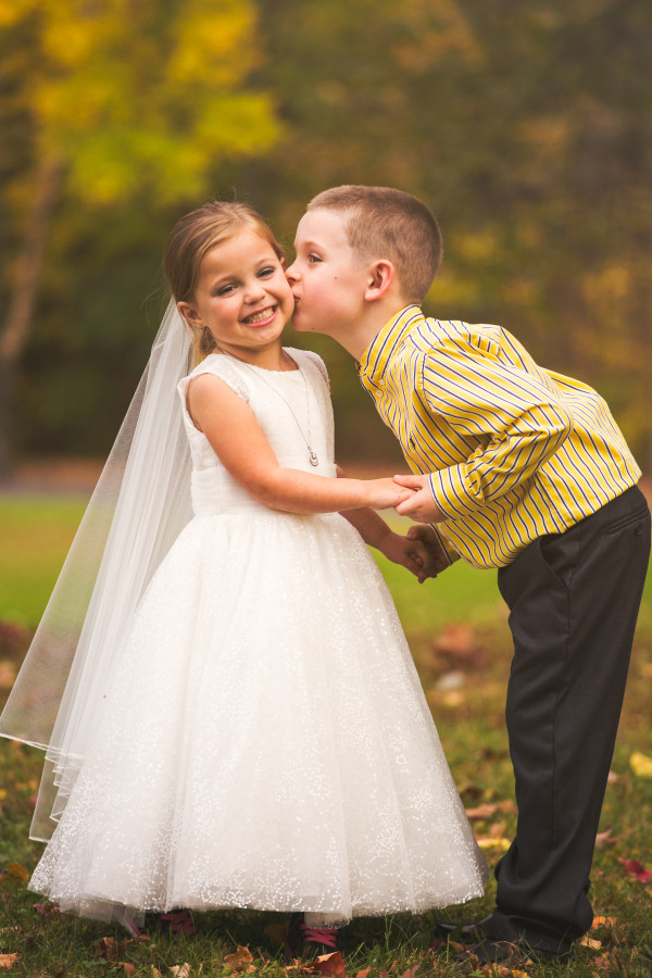 Khi Sophia nói ra ước muốn, mẹ của cô bé cũng khá lưỡng lự vì không biết Hunter và gia đình cậu bé có đồng ý hay không. (Nguồn Wfla)