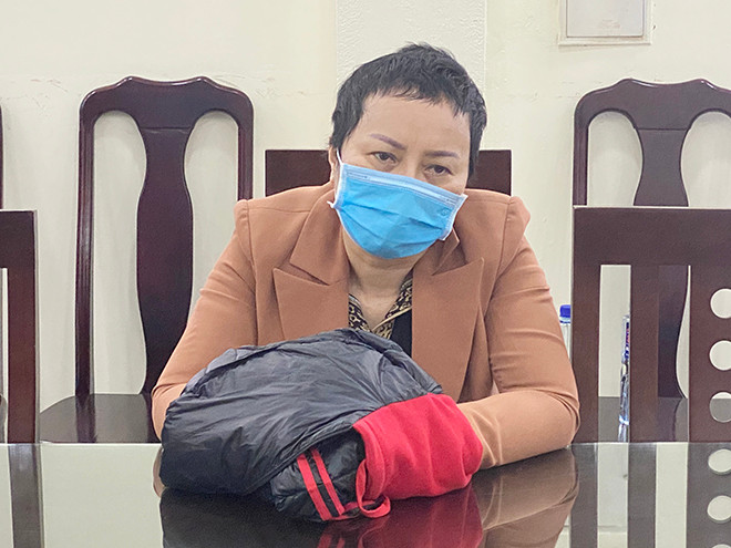 Trước đó, cũng tại Sơn La, vào ngày 17/3/2021, Công an tỉnh Sơn La đã ra quyết định khởi tố bị can, Lệnh bắt bị can để tạm giam đối với Nguyễn Thị Kim An (nguyên Giám đốc Sở Y tế Sơn La) về hành vi “Thiếu trách nhiệm gây hậu quả nghiêm trọng”.