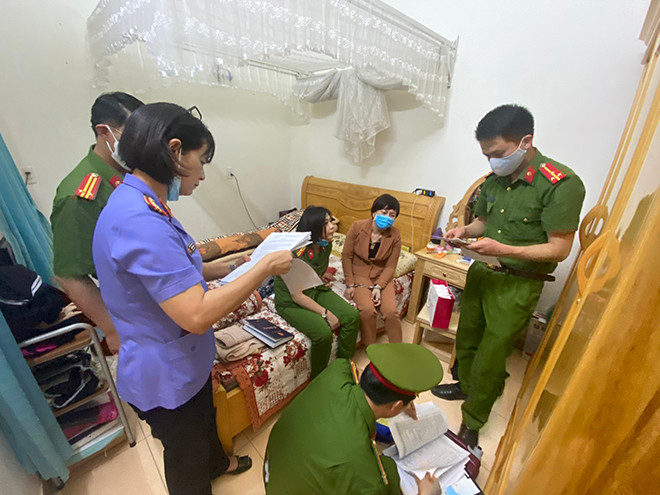 Quá trình điều tra, Công an tỉnh Sơn La xác định Nguyễn Thị Kim An cùng với Bùi Thị Thu (Giám đốc Công ty Cổ phần Thiết bị và Công nghệ Hưng Phát); Sa Văn Khuyên (Nguyên Phó Giám đốc Sở Y tế tỉnh Sơn La); Bùi Thị Hoa (Nguyên Trưởng phòng Kế hoạch – Tài chính) và Mai Anh Tuấn (Chuyên viên Phòng Kế hoạch – Tài chính) đã có sai phạm trong quá trình thực hiện gói thầu mua sắm trang bị y tế tuyến xã, tuyến cơ sở y tế gây thiệt hại ngân sách của Nhà nước.