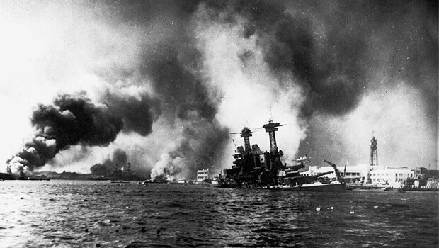 Đến ngày 7/12/1941, điệp viên Stephenson đạt mục tiêu "lôi kéo" Mỹ tham gia Thế chiến II nhờ "sự giúp đỡ" của Nhật Bản. Khi ấy, lực lượng Nhật Bản bất ngờ tấn công Trân Châu Cảng khiến Mỹ thiệt hại nặng nề.