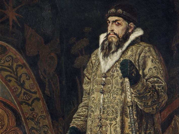 Sa hoàng Nga đầu tiên trong lịch sử xứ sở bạch dương là Ivan IV Vasilyevich (1530 - 1584). Ông là một hoàng đế có biệt danh khá kỳ lạ "Ivan khủng khiếp".