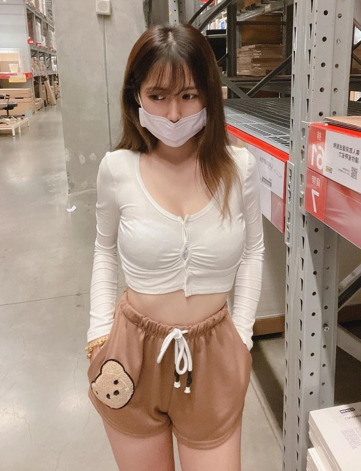Theo tìm hiểu, Wawa Hsu là một trong những hot girl gợi cảm sở hữu khối tài sản lớn.