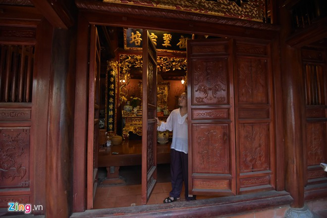 Đến nay, anh mới hoàn thiện khu phủ thờ, còn các hạng mục khác xung quanh khu Thiên trường Vọng Phủ vẫn đang được hoàn thiện dần. Hiện, chi phí xây nhà đã lên tới gần 10 tỷ đồng.