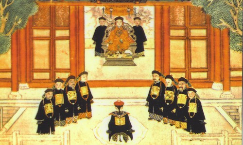 Sau khi thái giám thử xong các món ăn và đều đảm bảo an toàn, chất lượng, nhà vua mới bắt đầu dùng bữa và thưởng thức các món sơn hào hải vị do các ngự trù hàng đầu chế biến.