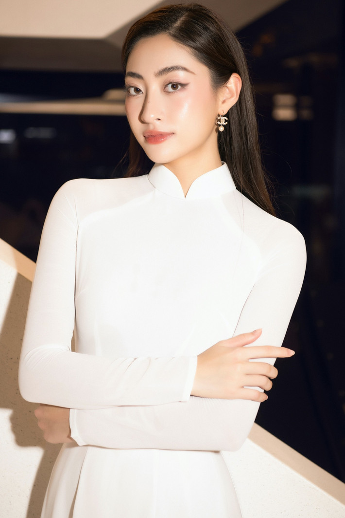Nhà thiết kế chia sẻ, anh muốn mang đến một hình ảnh tươi mới cho màn final walk lần này của Hoa hậu Lương Thùy Linh - cô gái thông minh, bản lĩnh, xinh đẹp và đầy tự tin, luôn nỗ lực với những hoài bão của mình.