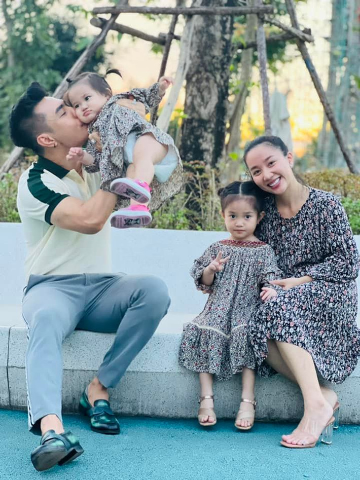 Lê Dương Bảo Lâm và bà xã Quỳnh Quỳnh kết hôn năm 2017.