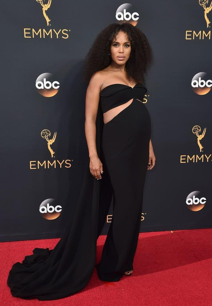 Chiếc váy bầu táo bạo của Kerry Washington gây nên nhiều ý kiến trái chiều.