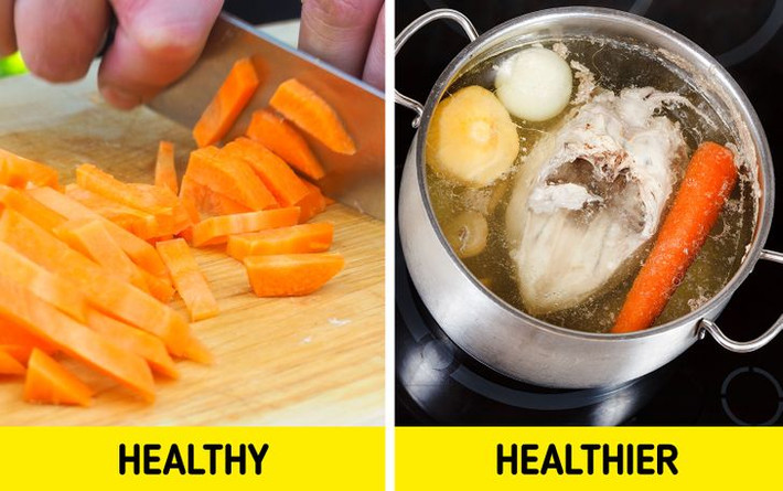 4. Cà rốt: Ăn cà rốt nấu chín rất tốt cho sức khỏe nhờ chứa beta carotene và hàm lượng chất dinh dưỡng này sẽ cao hơn khi nấu chín. Quá trình luộc chín có thể tạo ra nhiều beta-carotene hơn trong cà rốt. Tốt hơn nên nấu cà rốt vẫn còn nguyên vỏ để nó có thể tăng gấp 3 lần sức mạnh chống oxy hóa tổng thể của chúng. Đồng thời, chúng ta không nên cắt nhỏ cà rốt trước khi nấu bởi nó làm giảm diện tích bề mặt rửa trôi các chất dinh dưỡng vào nước. Tốt hơn là nên cắt nhỏ chúng sau khi luộc.