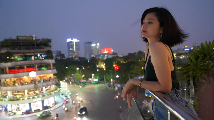 Ở tuổi 39, Kiều Anh sở hữu nhan sắc mặn mà, quyến rũ cùng gu thời trang gợi cảm.