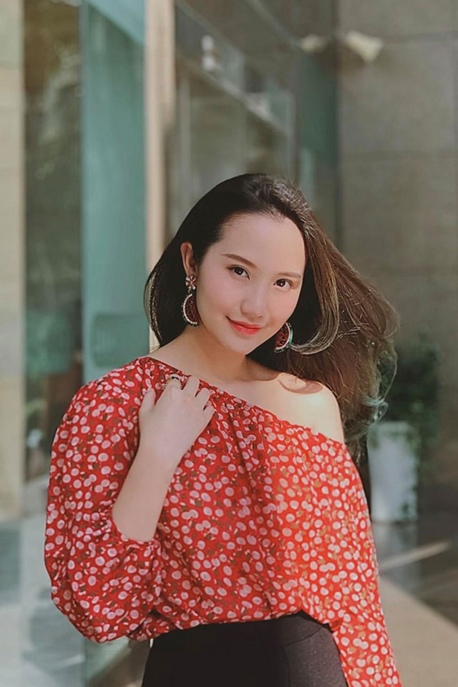 Primmy Trương, tên thật là Trương Minh Xuân Thảo, là ái nữ hiệu trưởng Trường Robert Powers Việt Nam. Xinh đẹp, tài giỏi và xuất thân gia đình danh giá, Primmy Trương được xem như một trong những gương mặt nổi bật của hội con nhà giàu Việt Nam.