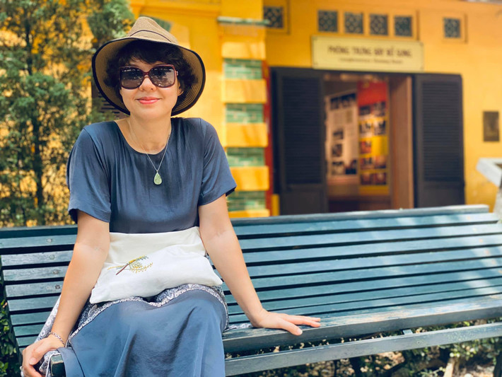 Phong cách thời trang trẻ trung của Diễm Quỳnh được nhiều người hâm mộ khen ngợi và yêu mến. Ảnh: FBNV.