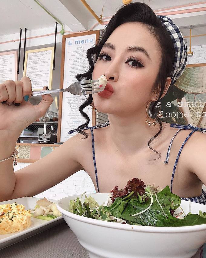 Chế độ ăn chay tuy hạn chế được lượng đạm, chất béo nhưng lại có thành phần tinh bột khá cao nên thời gian đầu nữ diễn viên bị tăng cân và đuối sức do không có đủ năng lượng cho việc tập luyện, làm việc.