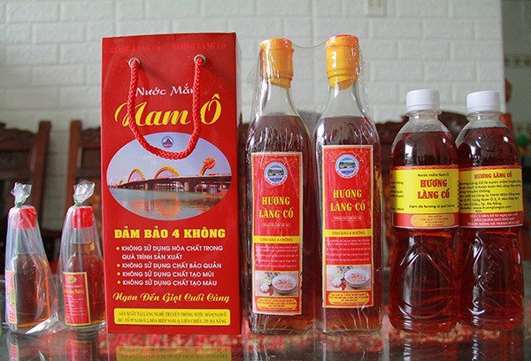 Trong đó, sản phẩm nước mắm Nam Ô và mắm nhĩ Bình Minh là hai sản phẩm thuộc làng nghề nước mắm Nam Ô (quận Liên Chiểu); Bánh Khô mè Bà Liễu Mẹ (quận Cẩm Lệ) là sản phẩm truyền thống lâu đời, sản phẩm công nghiệp nông thôn tiêu biểu của TP Đà Nẵng.
