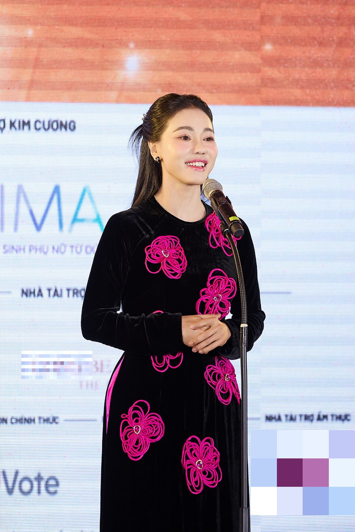 Có mặt trong họp báo, bà Phạm Kim Dung - Trưởng ban tổ chức Hoa hậu Quốc gia Việt Nam 2024 cho biết: "Cuộc thi Hoa hậu Quốc gia Việt Nam sẽ là mỗi tỉnh thành có 1 thí sinh, 5 thành phố trực thuộc Trung ương có nhiều hơn một thí sinh. Năm nay kỳ vọng nhiều hơn 63 thí sinh tới vòng chung kết ở tỉnh Hòa Bình, mong được nhìn thấy thanh nữ với những nét đẹp khác nhau".