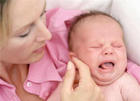 Thuốc hạ sốt đặt hậu môn dùng lâu ngày có thể gây viêm trực tràng.