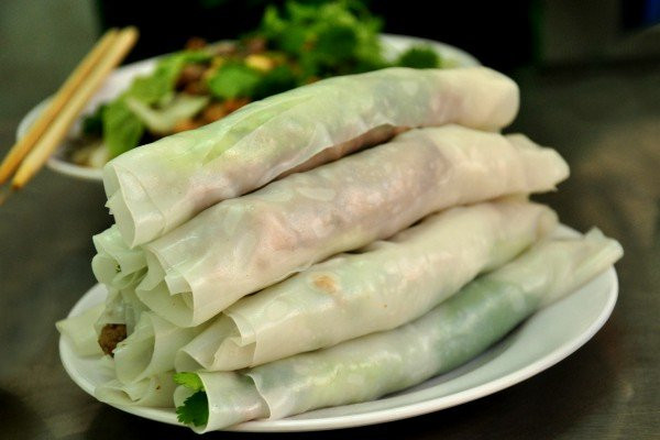Phố Ngũ Xá nổi tiếng với món phở cuốn. Ảnh: diachianvat