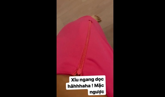 Nhưng khi cởi đồ để đi ngủ, chân dài Ê-đê mới phát hiện ra mình đã mặc váy ngược, lộn mặt bên trong ra ngoài. Đã vậy, H'Hen Niê còn zoom cận cảnh sự nhầm lẫn của mình cho fan cùng biết.