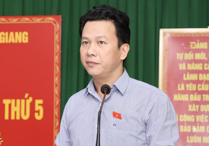 Sau đó, từ tháng 10/2012, ông Đặng Quốc Khánh lần lượt giữ các chức vụ Bí thư Huyện ủy Nghi Xuân, Hà Tĩnh; Phó Chủ tịch UBND tỉnh Hà Tĩnh; Chủ tịch Liên hiệp các hội KHKT tỉnh Hà Tĩnh và giữ chức Chủ tịch UBND tỉnh Hà Tĩnh vào năm 2016, khi mới 40 tuổi và là Chủ tịch tỉnh trẻ nhất nước.
