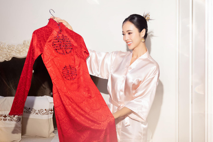 Trước đó, loạt ảnh chuẩn bị cho ngày vui cũng được Vũ Ngọc Anh chia sẻ trên trang cá nhân.