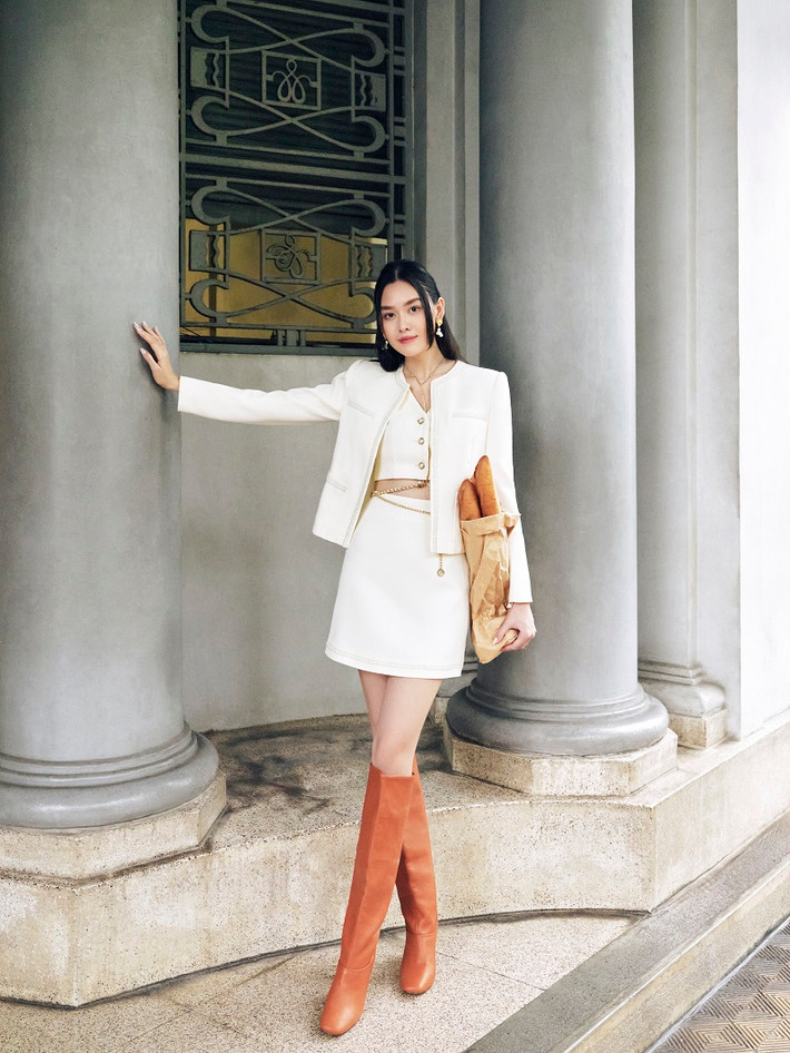 Á hậu Tường San ở ngoài đời được khen ngợi có gu thời trang tinh tế và trang nhã.