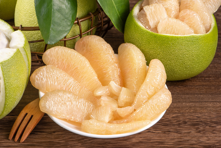 Bưởi không chỉ giúp chống ngấy mà đối với người say rượu, bưởi cũng có tác dụng rất tốt.