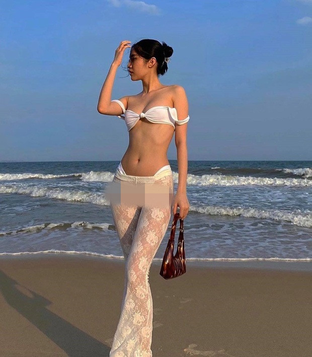 Lên đồ đi biển, Quỳnh Hương diện thêm quần ren mỏng tang bên ngoài bộ bikini. Ảnh: FB, IG.