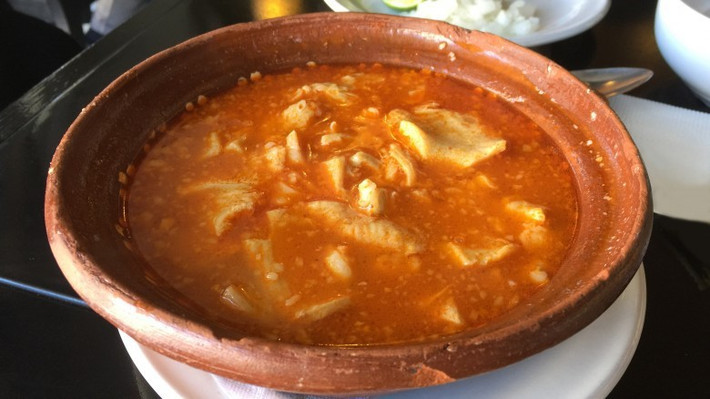 Súp menudo là món súp truyền thống của Mexico được làm từ những nguyên liệu mà họ rất ít ăn như dạ dày bò, đầu bò, chân bò…Món ăn được mô tả là đặc như bùn, dai và sền sệt nhưng lại có tác dụng giải rượu rất tốt.
