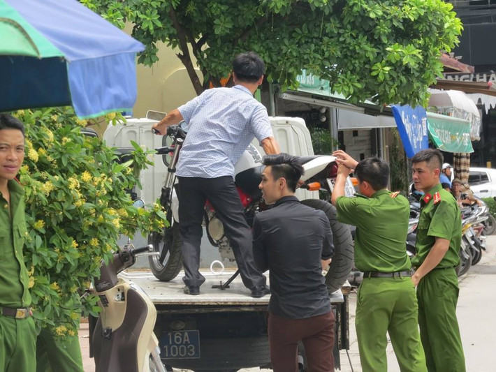 Nhiều xe máy của các dân chơi cũng bị thu giữ để điều tra.