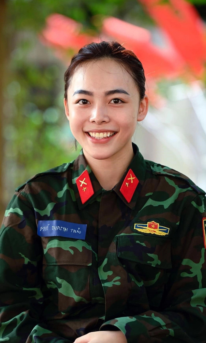 Dù được xem là một trong những niềm hy vọng vàng của thể thao Việt Nam, thế nhưng Phí Thanh Thảo gây bất ngờ khi quyết định tạm gác lại sự nghiệp VĐV. Cô viết đơn tình nguyện lên đường nhập ngũ vào đầu năm 2023.