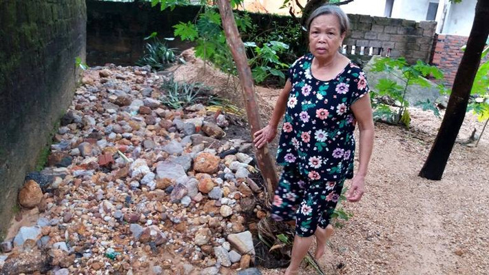 Một người dân bàng hoàng với những gì vừa xảy ra.