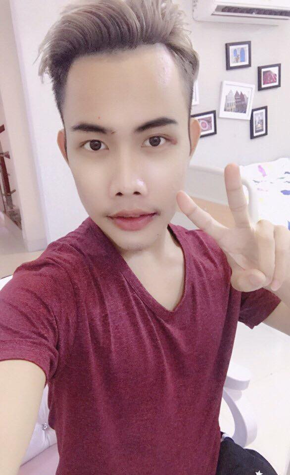"Công chúa thủy tề" tỏ ra khá hài lòng với diện mạo mới nhất của mình sau khi trải qua cuộc phẫu thuật thay đổi toàn diện khuôn mặt (combo babyface) và dáng mũi A-shape.
