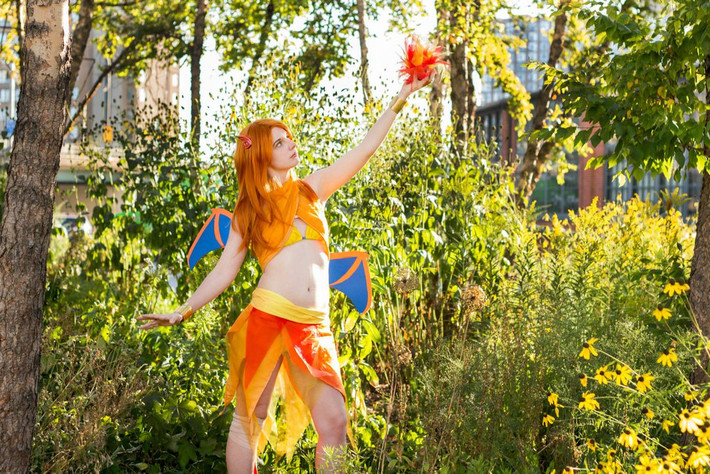 Charizard, Pokemon hệ lửa hiếu chiến nhưng không độc ác. Sự nhiệt tình của nó thể hiện trong các trận đánh đối kháng, ngoài đời, chúng có một trái tim nhân hậu.