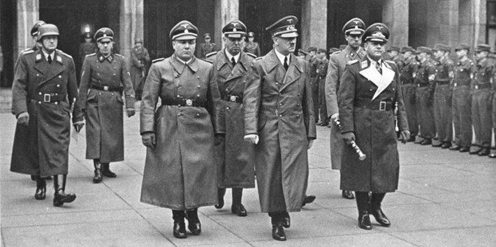 Khi nắm quyền lực trong tay, Hitler công khai phá vỡ Hòa ước Versailles vào năm 1939. Theo đó, Hitler cho xây dựng lại lực lượng quân đội hùng hậu và thực hiện cuộc tấn công đuổi quân đội Pháp và Anh ra khỏi lãnh thổ Đức.
