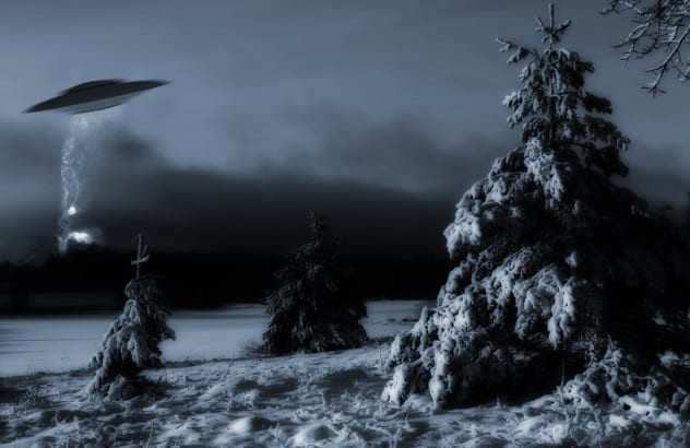 Đáng chú ý là giả thuyết người ngoài hành tinh và UFO đã khiến những người leo núi gặp thảm kịch kinh hoàng.