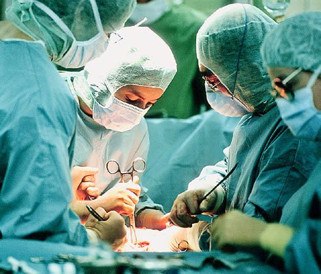 Ghép mặt: Đây cũng là phương pháp ghép mới sẽ được thực hiện nhiều ở nước ta trong thời gian tới. Các chuyên gia đánh giá, đây là phương thức đơn giản chỉ giống như tạo hình khuôn mặt thông thường.