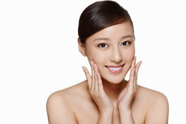 Lưu ý: nên đắp mặt nạ vào buổi tối trước khi đi ngủ, mỗi tuần đắp 3-4 lần để làn da được căng mọng và trắng sáng. Ảnh: Trắng da.