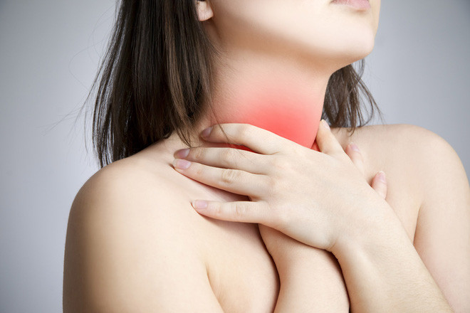 Lá khế thêm ít muối trắng đem giã nát vắt lấy nước cốt cho người bị viêm họng cấp ngậm và nuốt dần. Mỗi ngày ngậm 2-3 lần. Ảnh: Nhân sâm nhung huơu