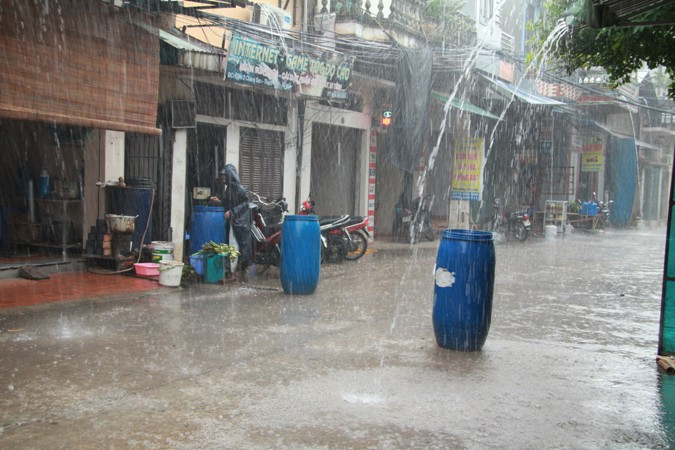 Đừng bao giờ uống trực tiếp nước mưa vì tính axit trong nước mưa sẽ khiến hệ tiêu hóa của bạn trở nên ốm yếu.