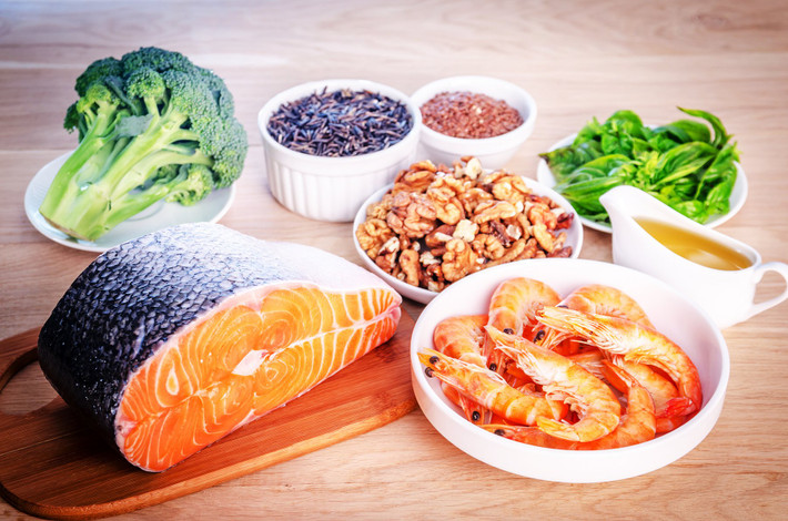 Trước khi cho trẻ uống các loại thuốc, thực phẩm chức năng bổ sung canxi bạn cần phải cho bé đi thăm khám xác định xem có thực sự thiếu canxi không chứ không tự tiện mua về cho con hoặc tự uống theo phỏng đoán. Ảnh: Boldsky, MD.