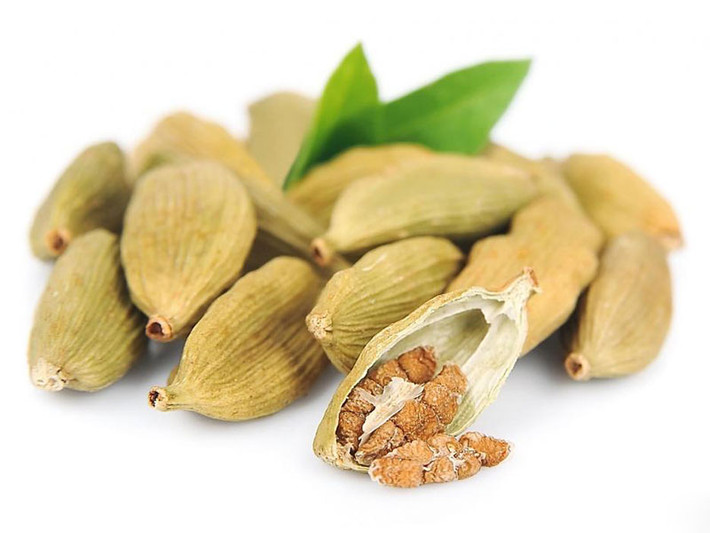 Trị chứng khó tiêu, đầy hơi, chướng bụng: 12g vỏ cây mật nhân; 12g xích phục linh; 6g đậu khấu; can khương, cam thảo mỗi thứ 4g đem sắc lên uống liên tục trong vòng 1 tuần. Ảnh: Logo Vilaconic.