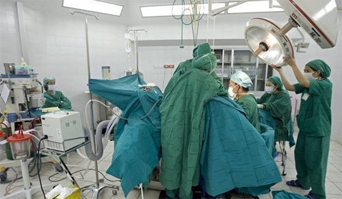 Phần vách của khoang âm đạo này xuất phát từ da bìu, chiều sâu khoang âm đạo tùy thuộc vào độ dài bộ phận sinh dục nam trước phẫu thuật. Ảnh: KCB.