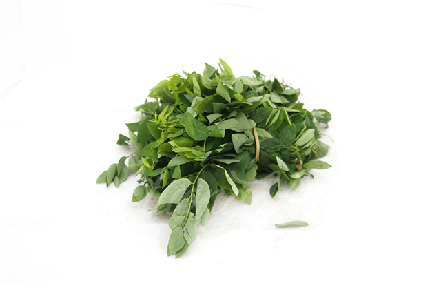 Bình thường bạn giữ thói quen nấu canh rau ngót với thịt nạc hoặc nấu xuông thì bây giờ hay đổi khẩu vị cho gia đình bằng bát canh rau ngót nẫu tôm nõn. Chắc chắn đây là sự thay đổi không tồi. Lưu ý, để món canh rau ngót nấu tôm nõn không nồng, sau khi chín mọi người không nên đậy vung mà nên múc canh ra bát luôn. Ảnh: Tư vấn khỏe.