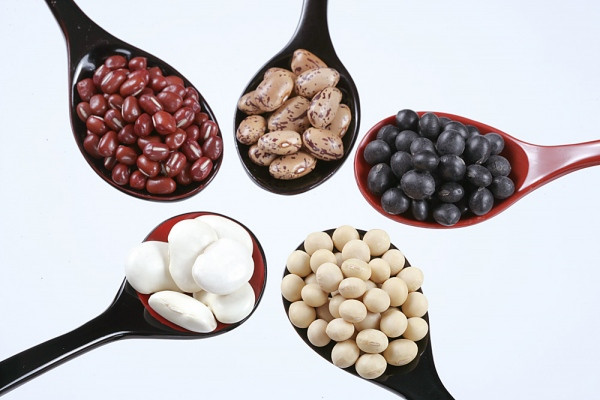 Minh Tú chia sẻ: Cô chỉ ăn tinh bột vào bữa sáng và bữa trưa, mỗi bữa chỉ ăn khoảng 20% tinh bột trong khẩu phần ăn còn lại là kết hợp với trái cây, các loại đậu và rau xanh. Ảnh: Thực đơn giảm cân hiệu quả.