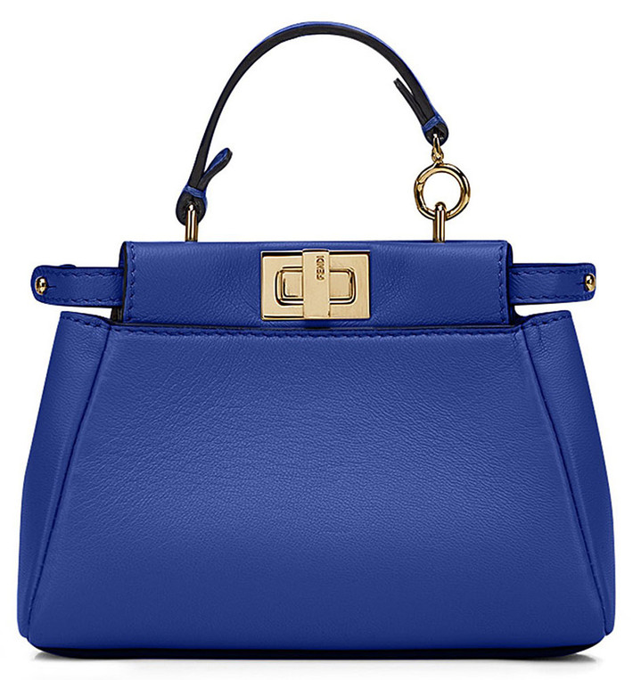 Mẫu túi Fendi Peekaboo trị giá 1.550 USD: Mẫu túi xách đắt đỏ của Peekaboo rất được ưa chuộng sau khi ra mắt thị trường trong năm nay.