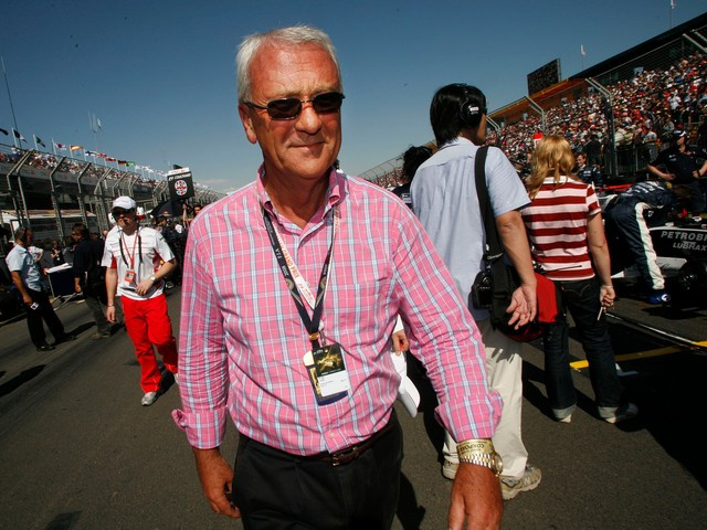 Tỷ phú Dietrich Mateschitz (sinh năm 1944),người sáng lập Red Bull: Red Null, loại đồ uống năng lượng được nhiều người ưa thích được ra đời vào năm 1987. "Cha đẻ" của nó là Dietrich Mateschitz, một doanh nhân người Áo. Ông khá bí mật về cuộc sống cá nhân, thậm chí người ta còn dùng từ “ẩn dật” để nói về bị tỷ phú này.